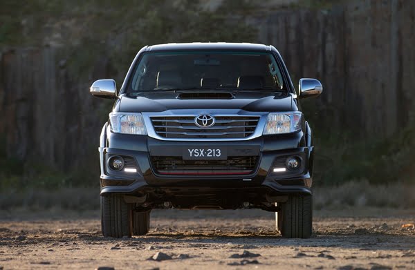 2015 Toyota Hilux Black Limited Edition front