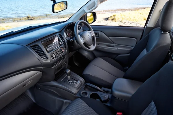 Mitsubishi Triton GLX Single Cab Trayback Ute FEATURE front