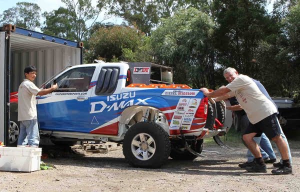 Isuzu D-MAX and Bruce Garland for Dakar 2011