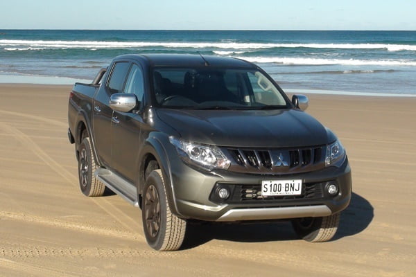 Mitsubishi Triton Exceed 4wd s