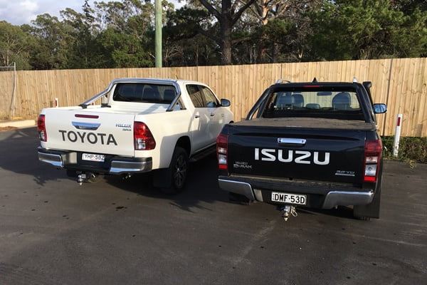 Isuzu D Max LST Toyota Hilux SR5 