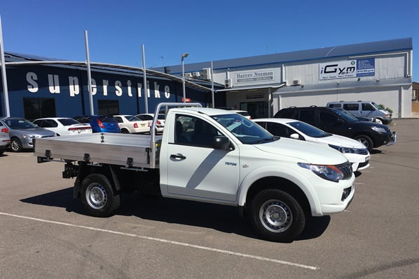 2017 Mitsubishi Triton GLX 4WD cab chassis 