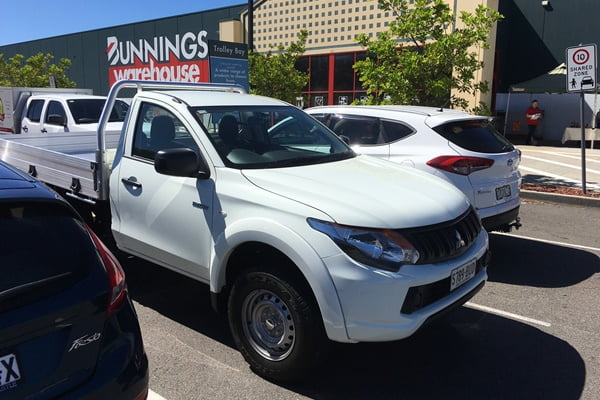 2017 Mitsubishi Triton GLX 4WD cab chassis 