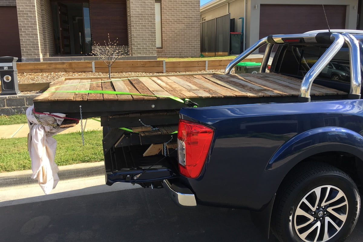 2018 Nissan Navara ST-X tray load 1