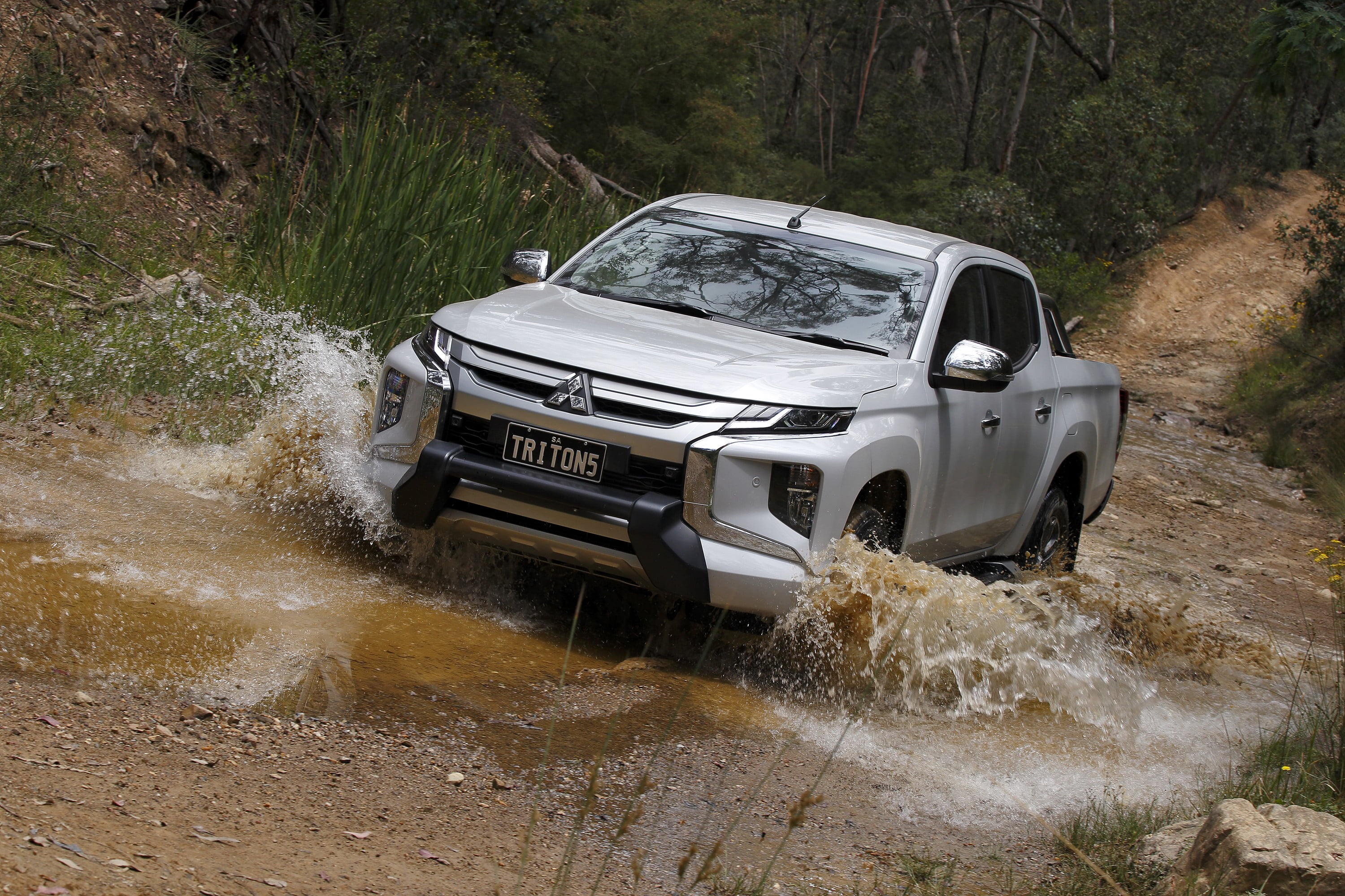 2019 Mitsubishi Triton GLS Premium 4WD 13 engine