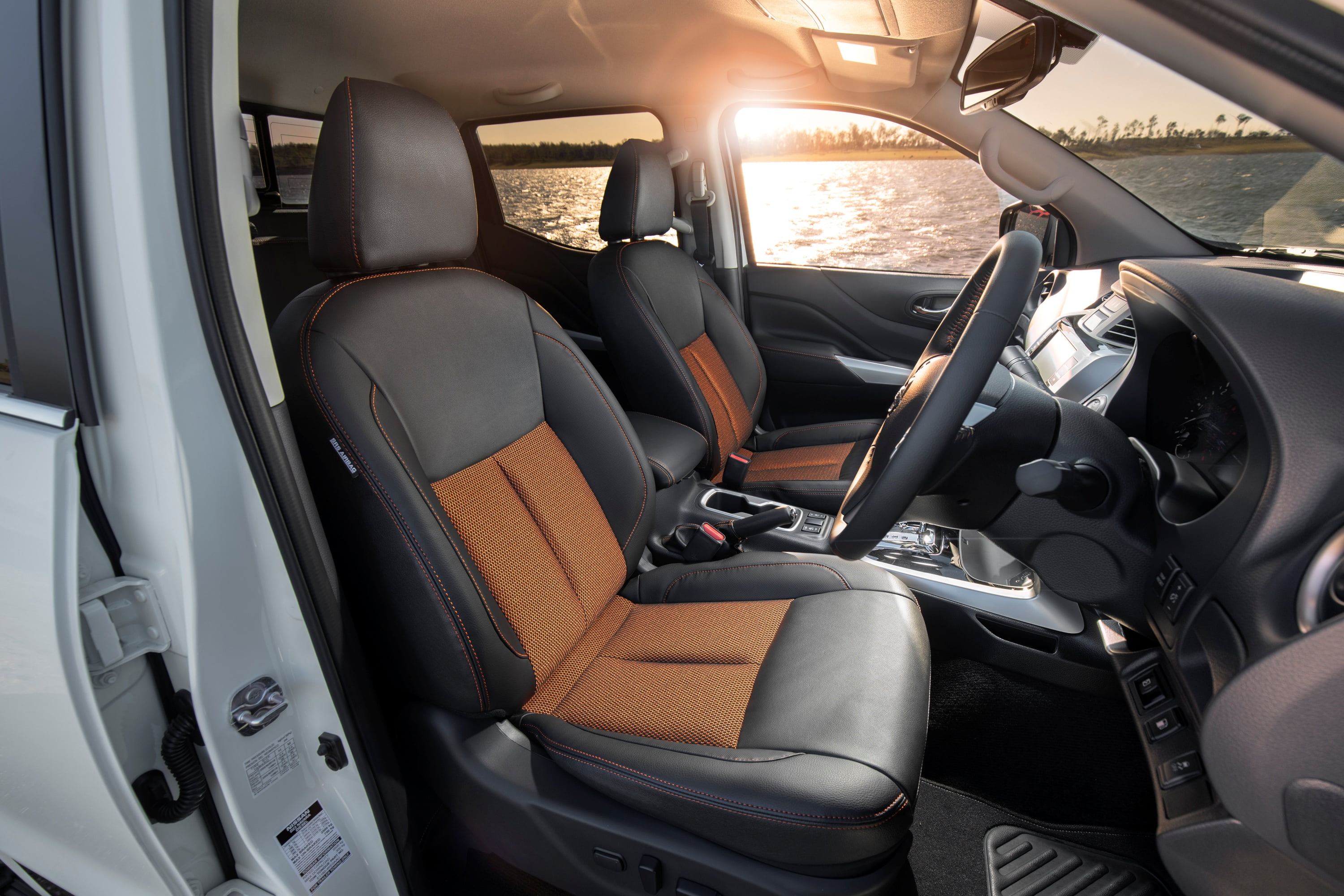 2019 Nissan Navara N-TREK front seats