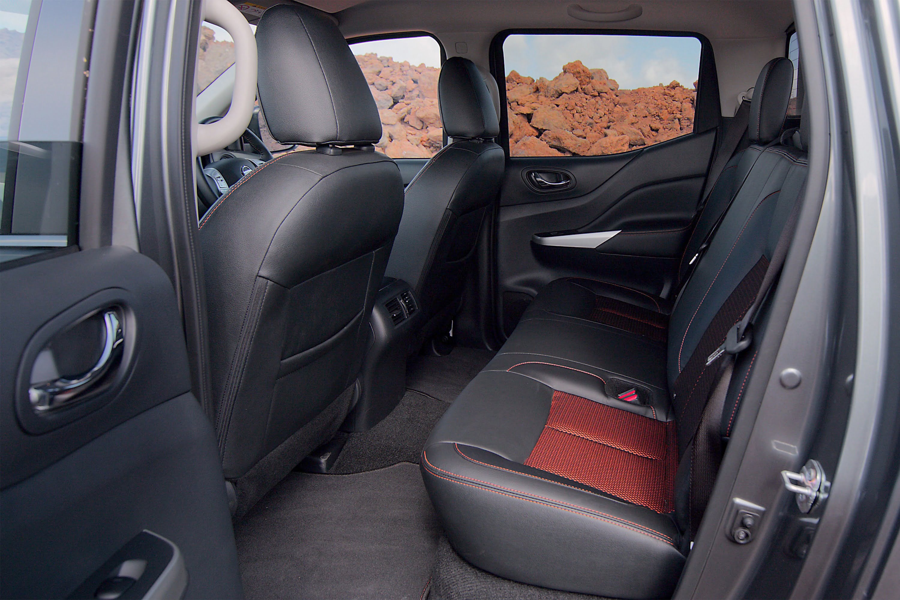 Nissan Navara N-TREK Warrior 5 interior rear seats