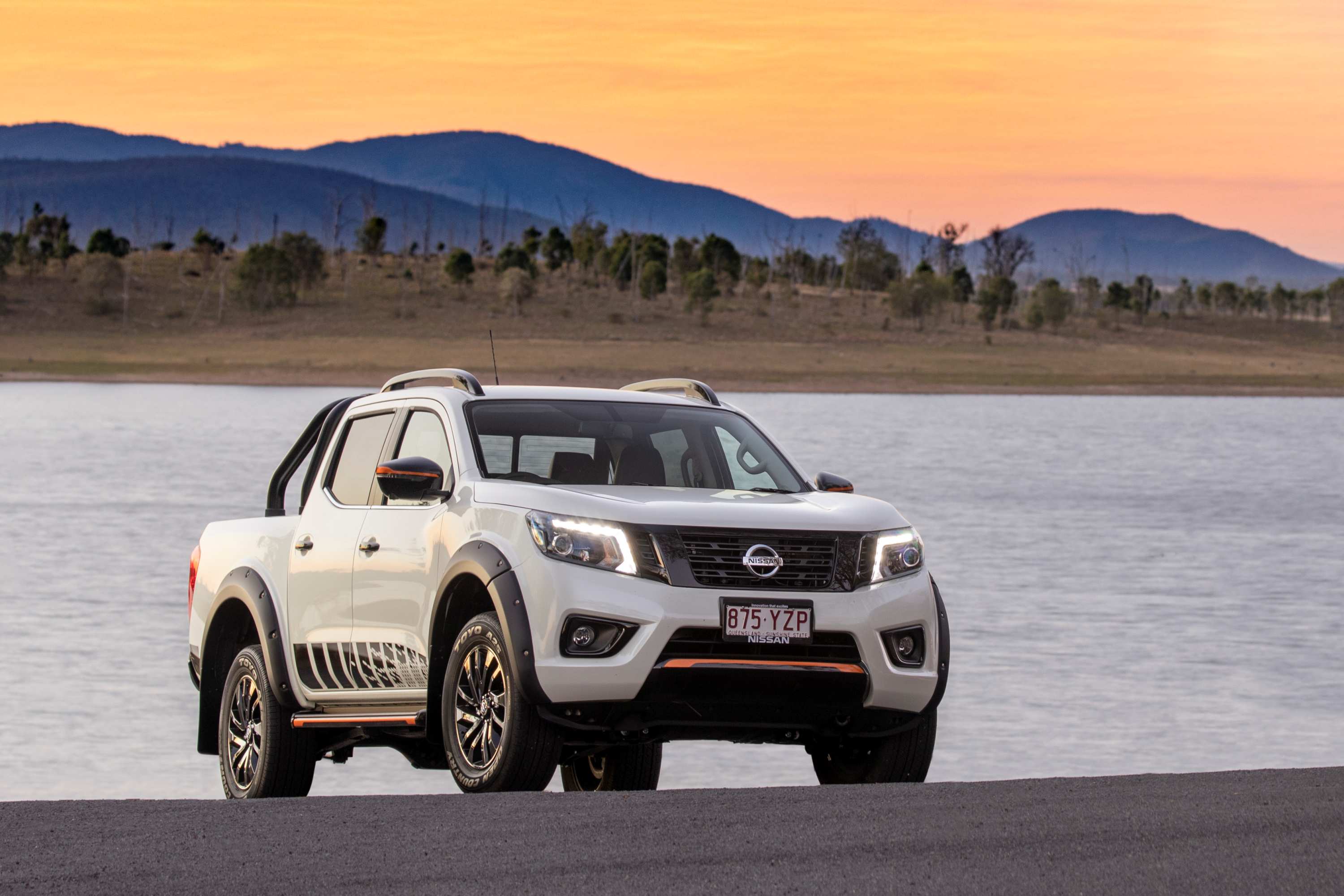 2019 Nissan Navara N-TREK water