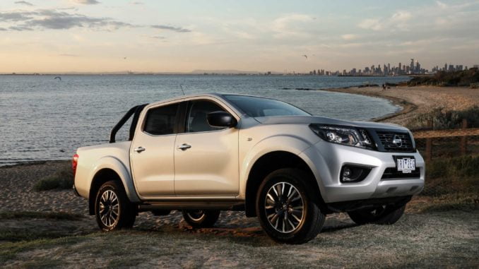 2020 Nissan Navara ST 1 exterior