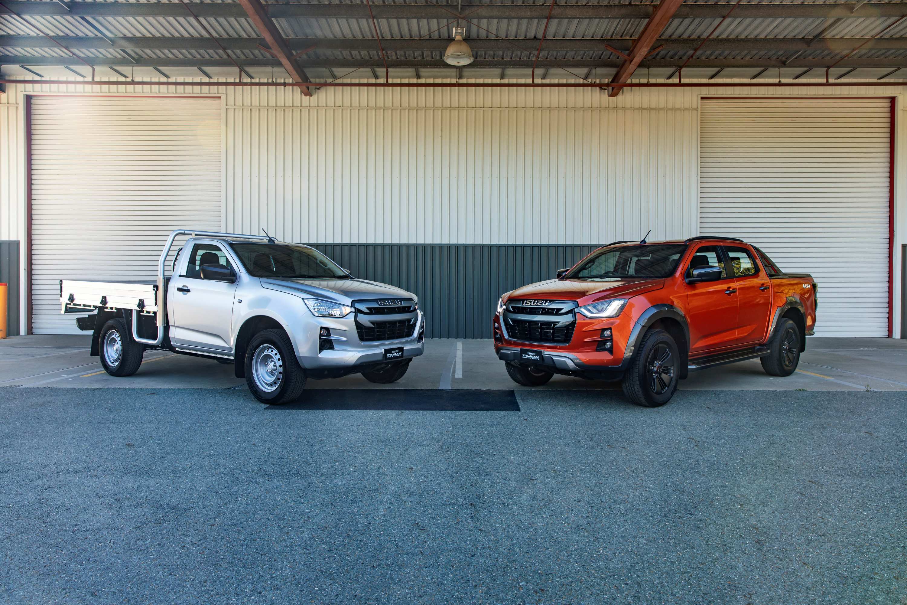 21MY Isuzu D-MAX 4×2 SX Single Cab Chassis Mercury Silver metallic, 4×4 X-TERRAIN Crew Cab Ute Volcanic Amber Metallic