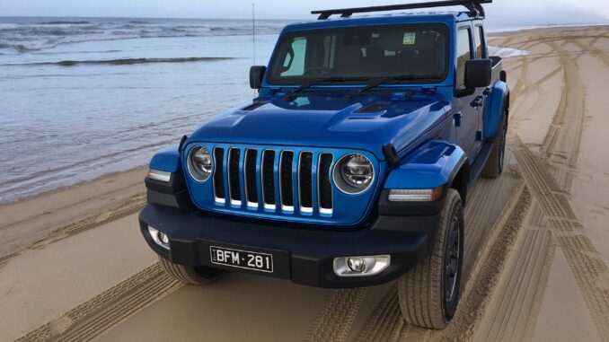 Jeep Gladiator Overland 4WD Ute grill 3