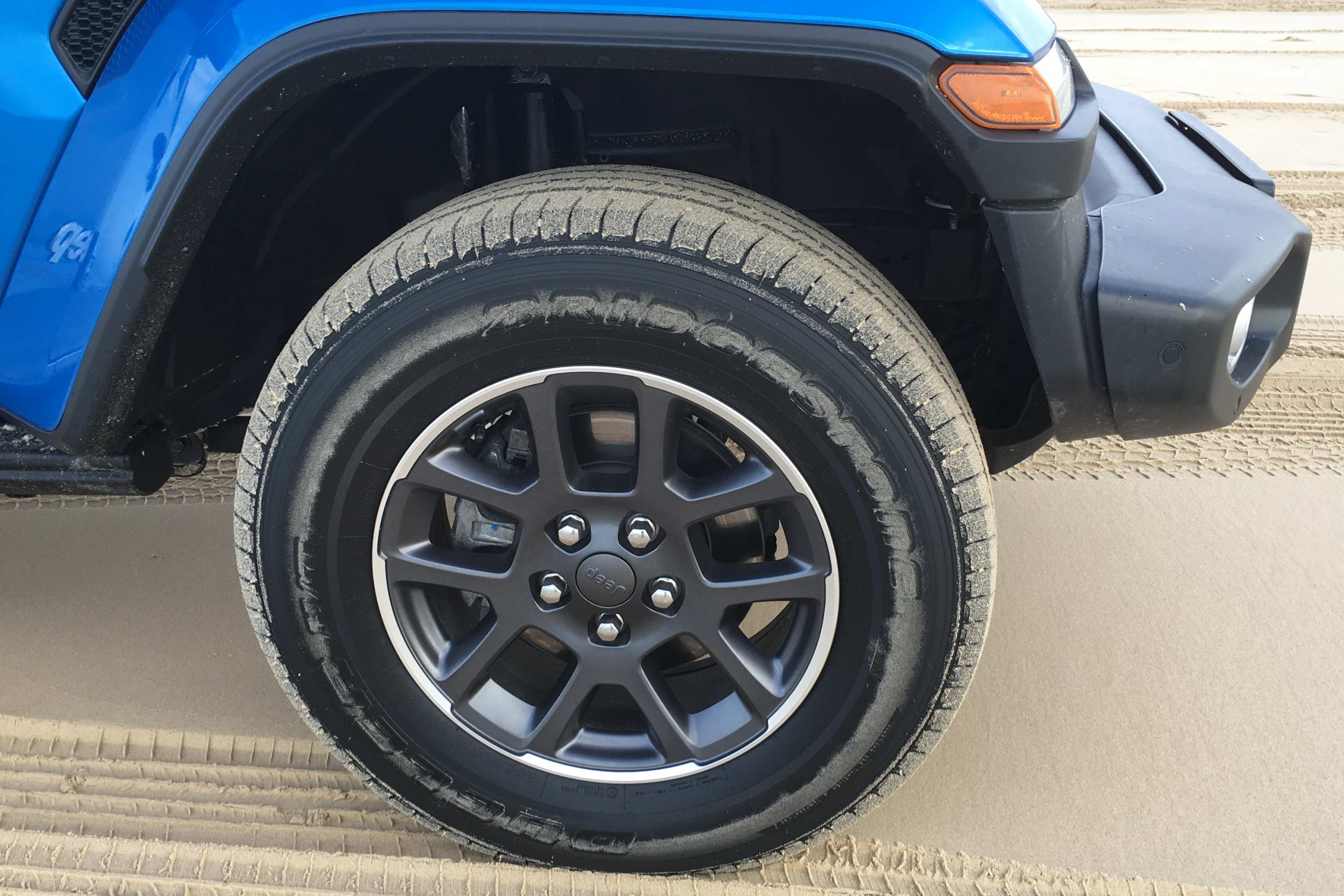 Jeep Gladiator Overland 4WD Ute tyres