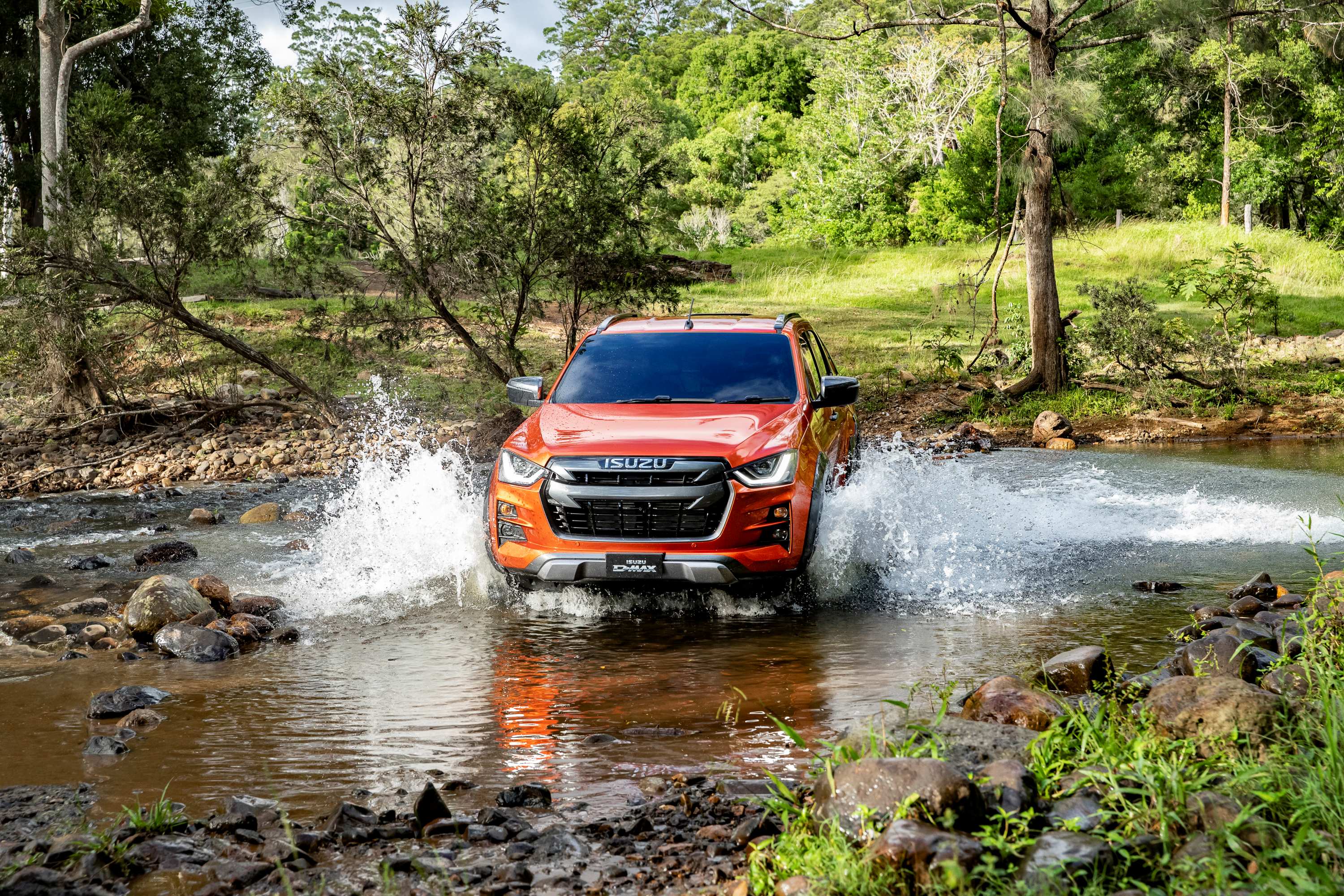 Isuzu D-MAX 21MY 4x4 X-TERRAIN Crew Cab Ute Volcanic Amber Metallic (1)