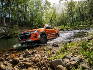 Isuzu D-MAX 21MY 4x4 X-TERRAIN Crew Cab Ute Volcanic Amber Metallic (3)