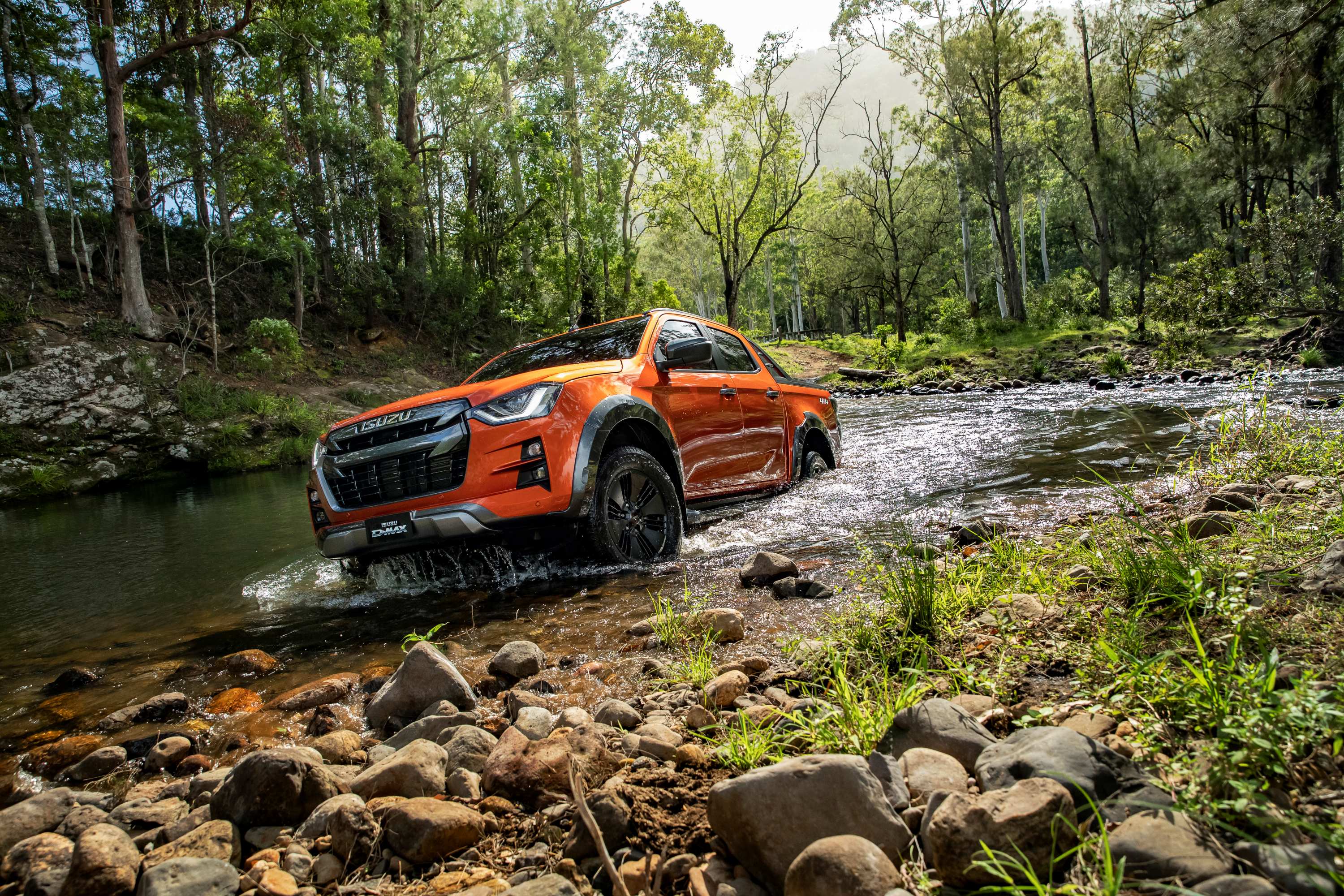 Isuzu D-MAX 21MY 4x4 X-TERRAIN Crew Cab Ute Volcanic Amber Metallic (3)