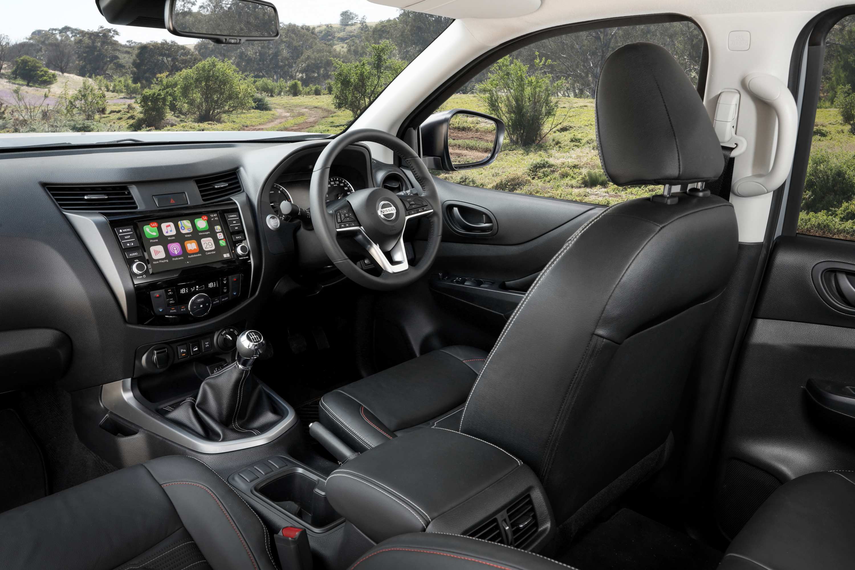 2021 Nissan Navara Update 1 Pro 4x interior