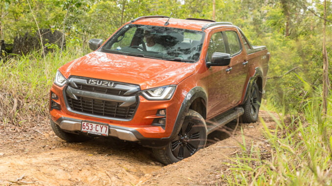 22MY Isuzu D-MAX 4x4 X-TERRAIN Volcanic Amber metallic.