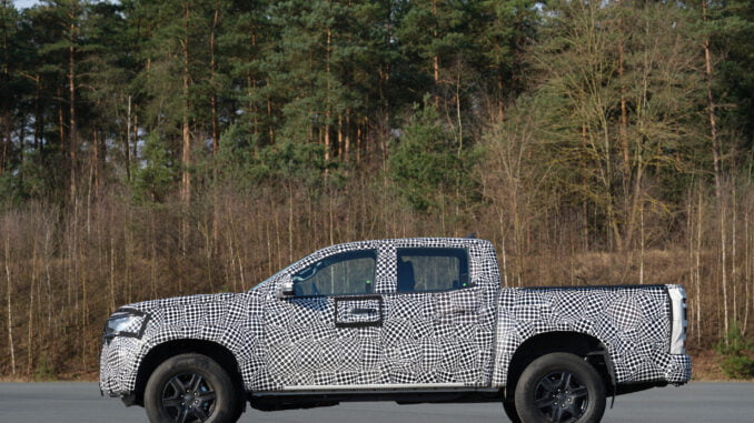 The Walkinshaw design team focused on making the Amarok V6 W-Series wider and more aggressive, with a completely redesigned front bumper, air intake grille, wheel arch flares, and a unique forged aluminium 20-inch 'Clayton' alloy wheel fitted with Pirelli scorpion ATR tyres.