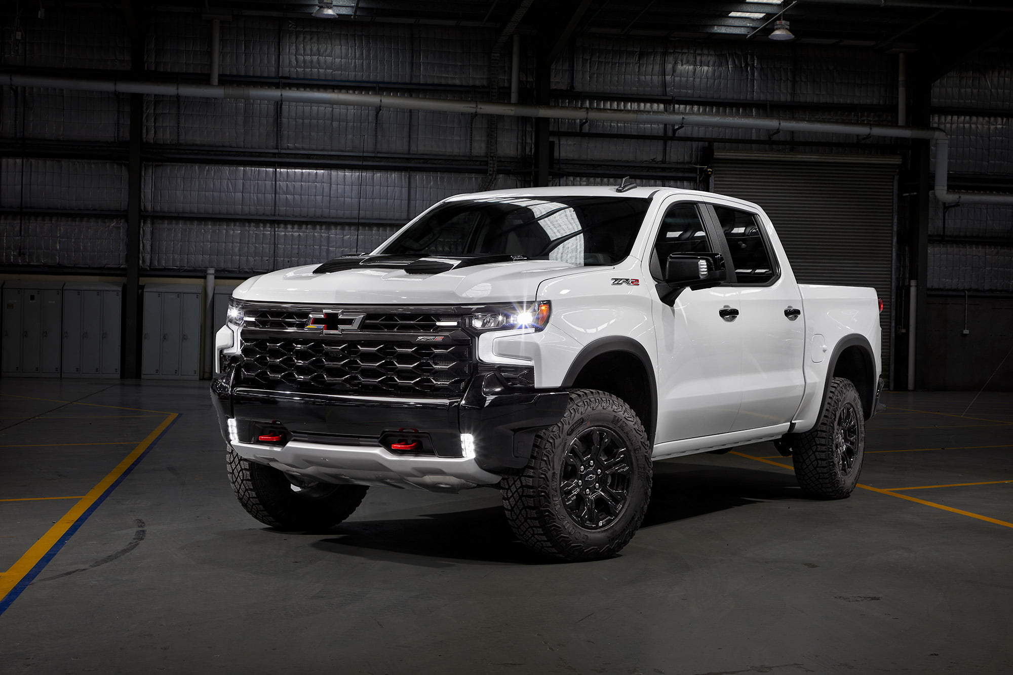 SILVERADO HD ZR2 F3Q Lowres