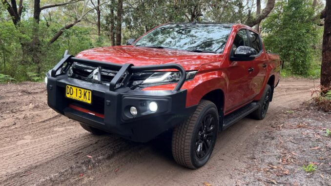 2022 Mitsubishi Triton GSR 2022 front qtr