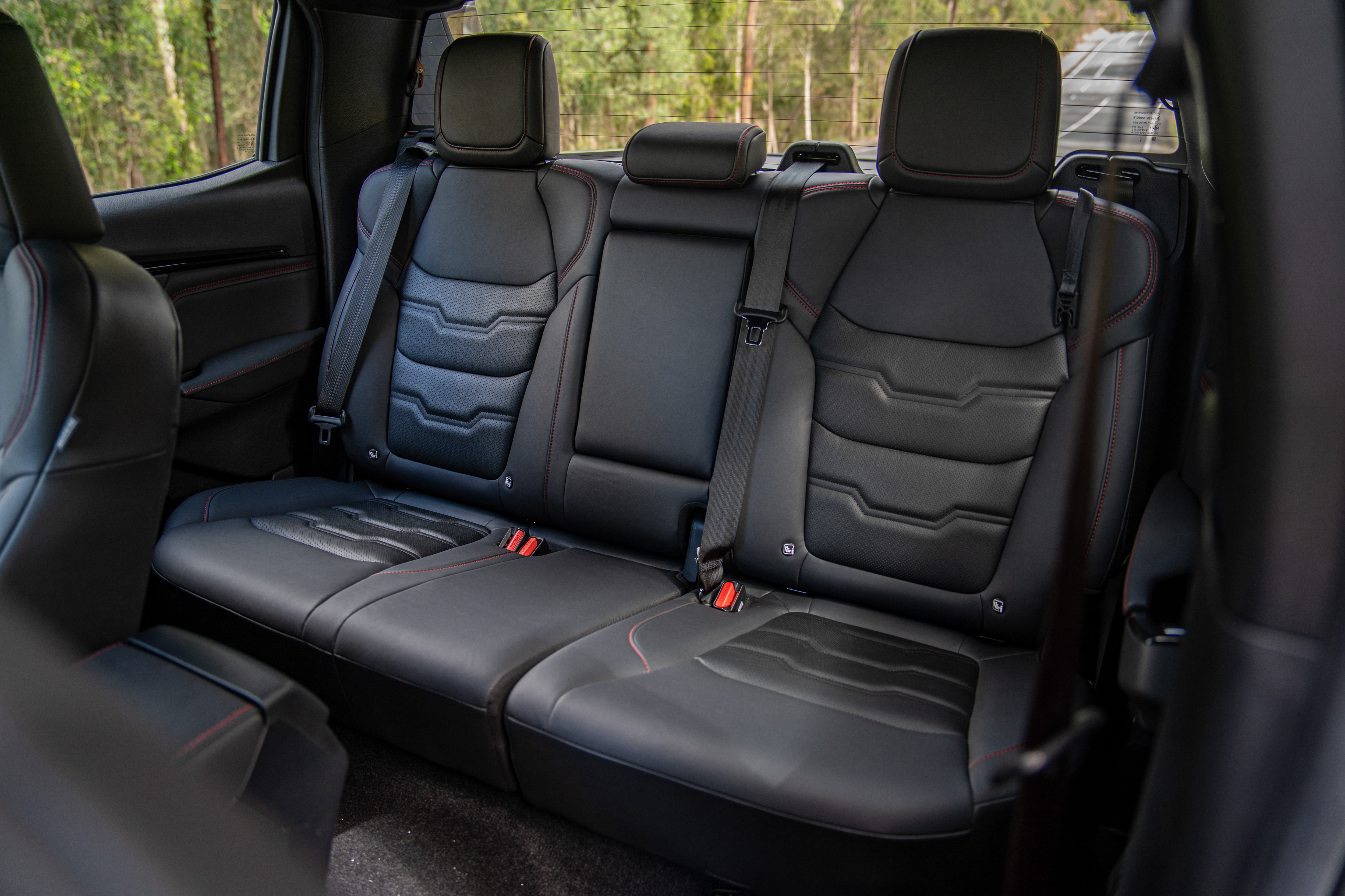 23MY 4x4 D-MAX X-TERRAIN Rear Seats.