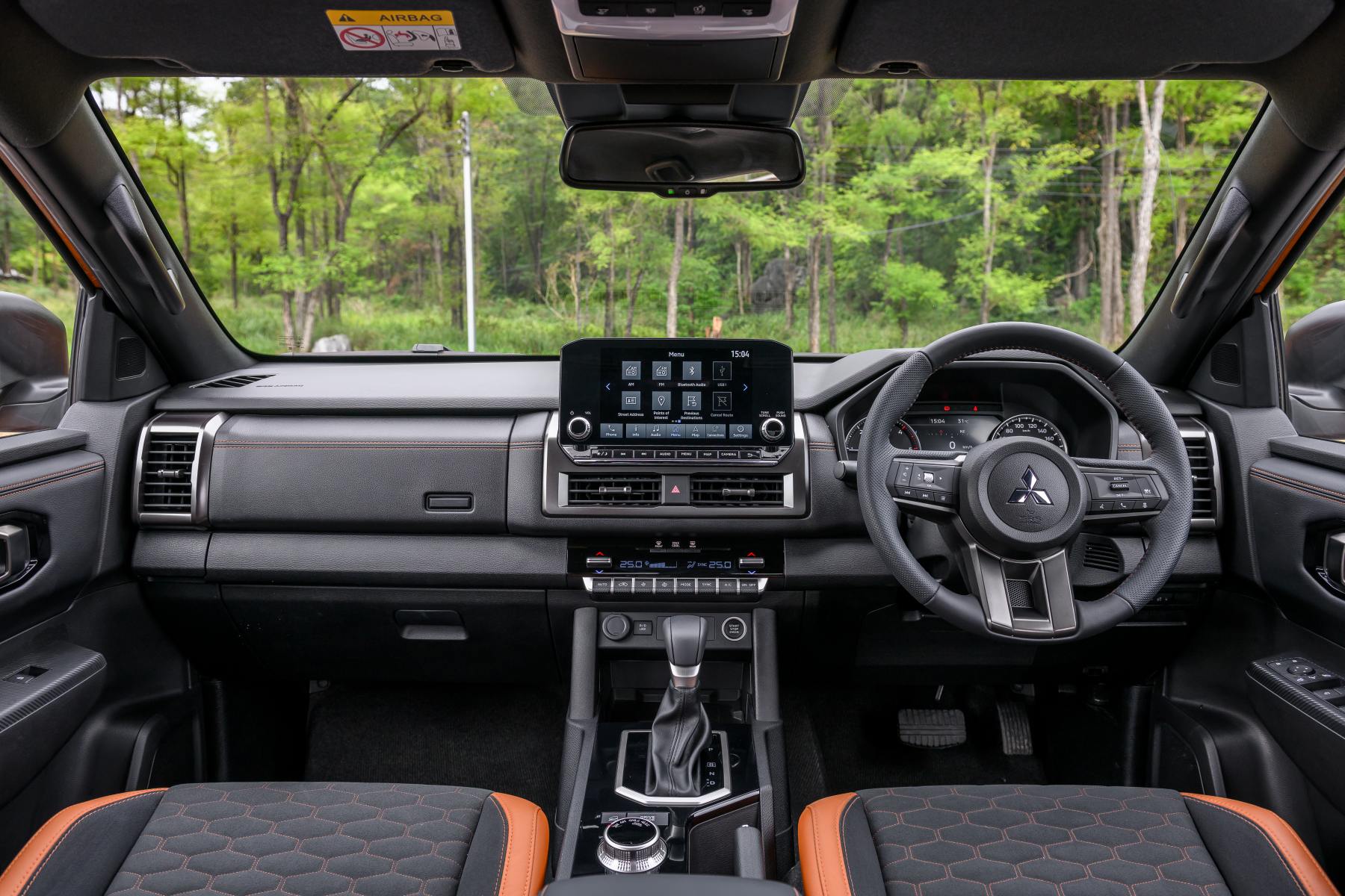 Mitsubishi Triton 2024 GSR front interior