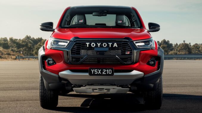 Toyota HiLux GR Sport 2023 exterior 2