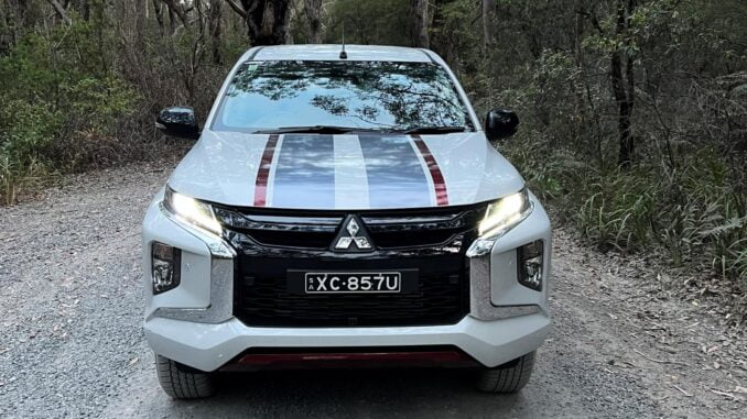 Mitsubishi Triton GLS Sport 4WD Dual Cab Ute front grill and bonnet