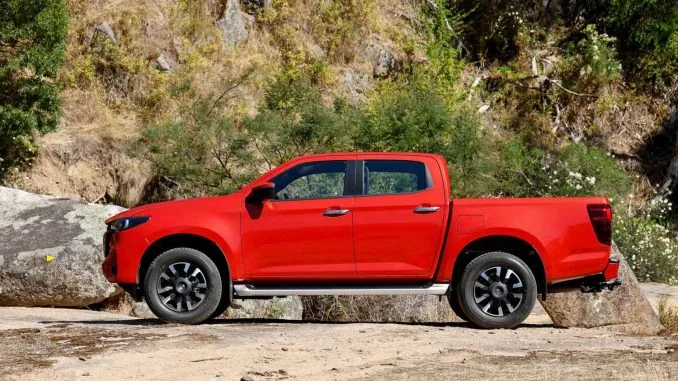 2025 Mazda BT-50 GT profile