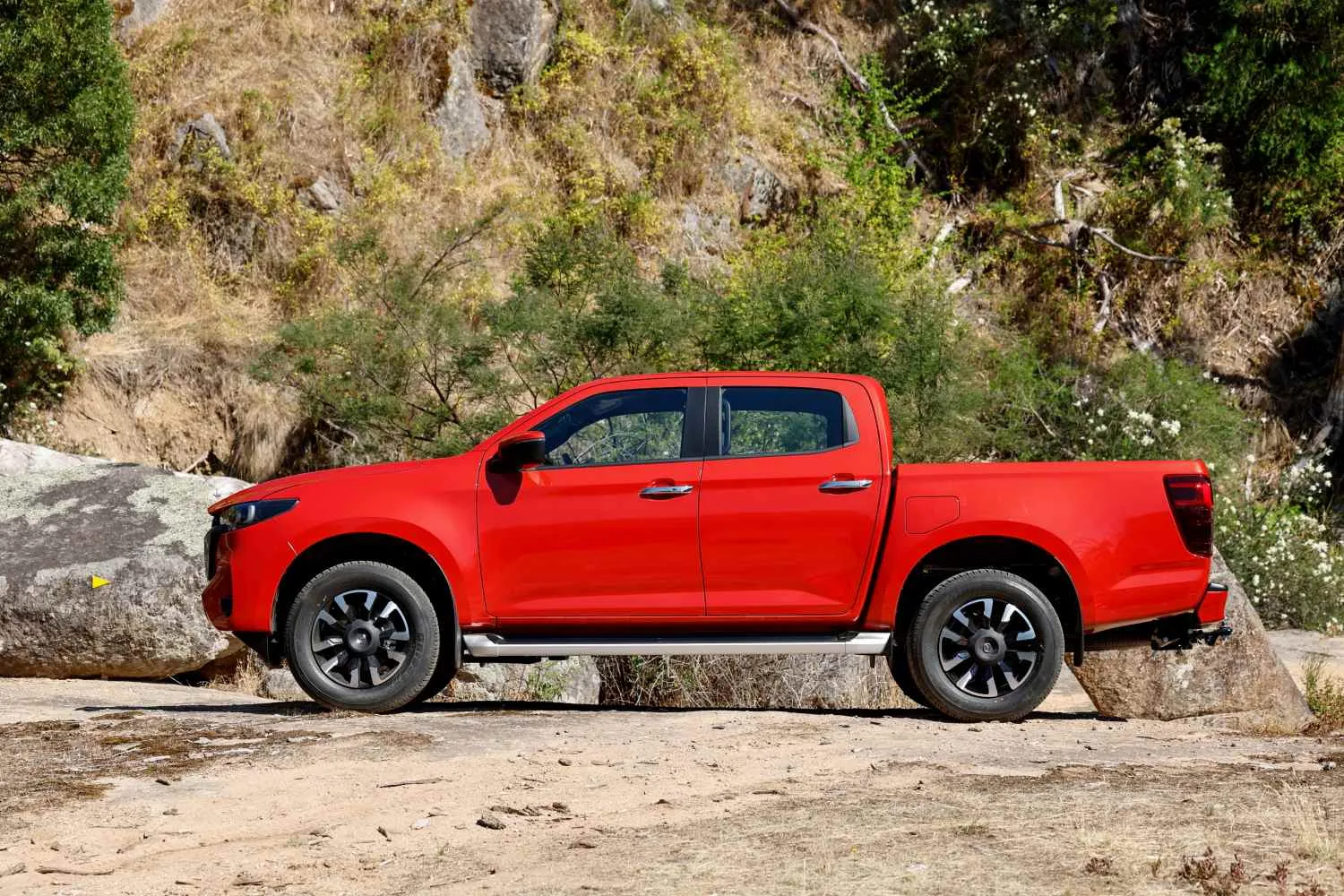 2025 Mazda BT-50 GT profile