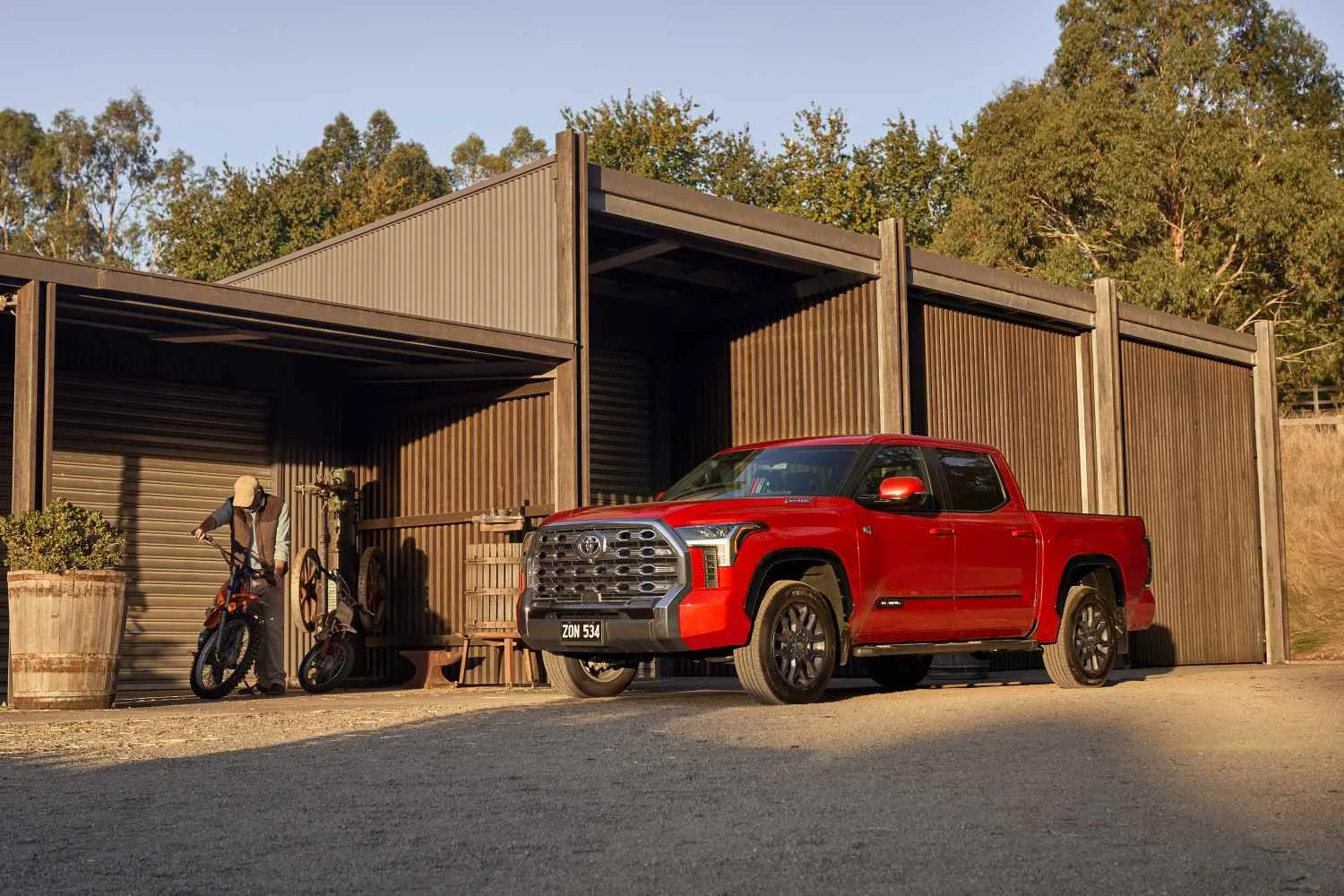 Toyota Tundra Platinum front quarter exterior 1