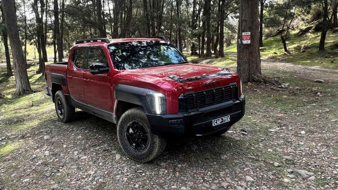 KIA - TASMAN_X-Pro red front