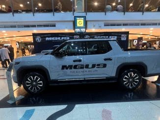 MG U9 Ute profile