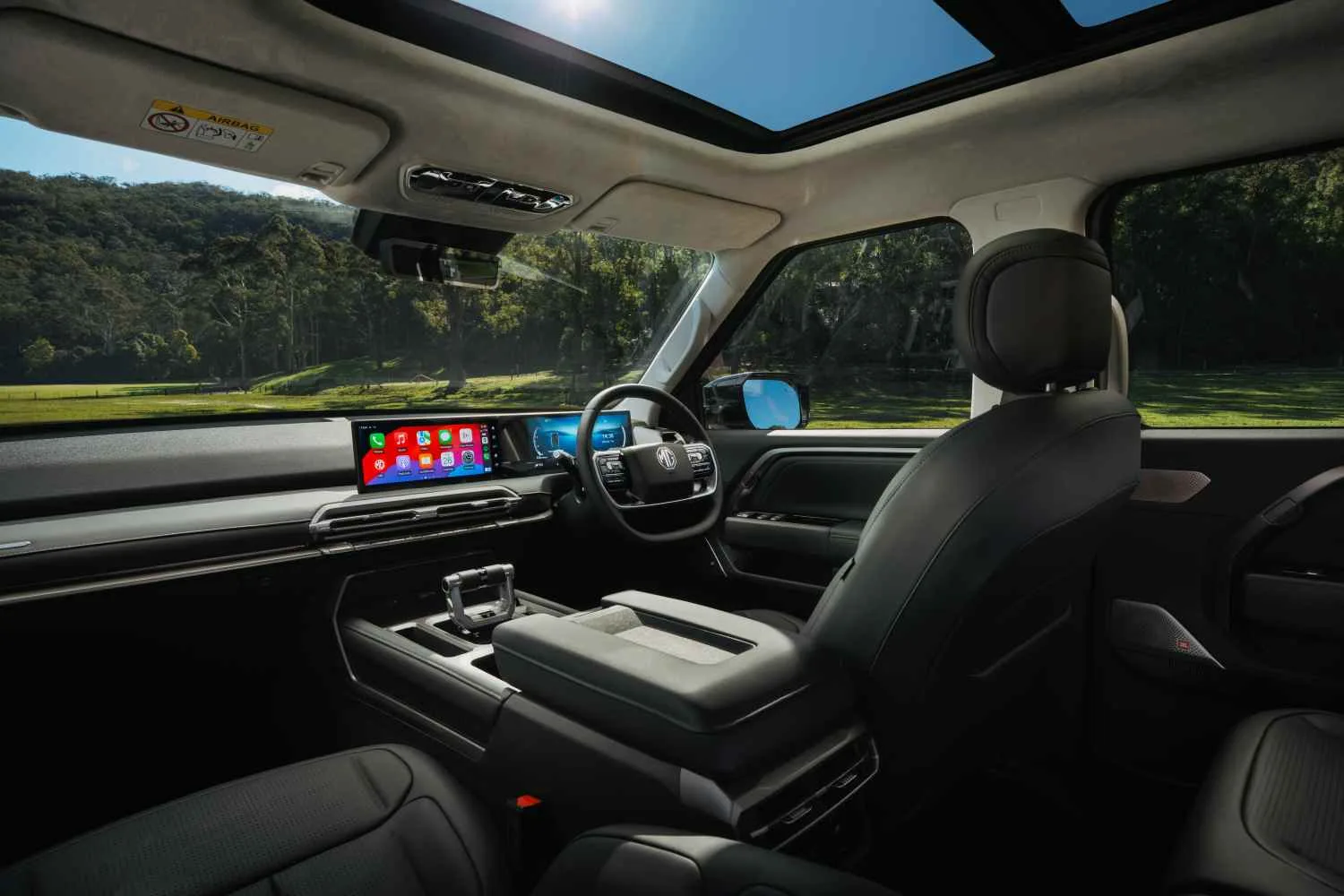 MGU9 interior front