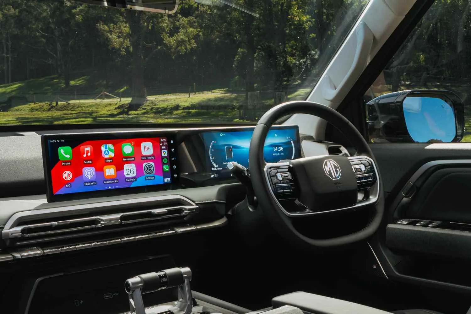 MGU9 interior technology and central screen