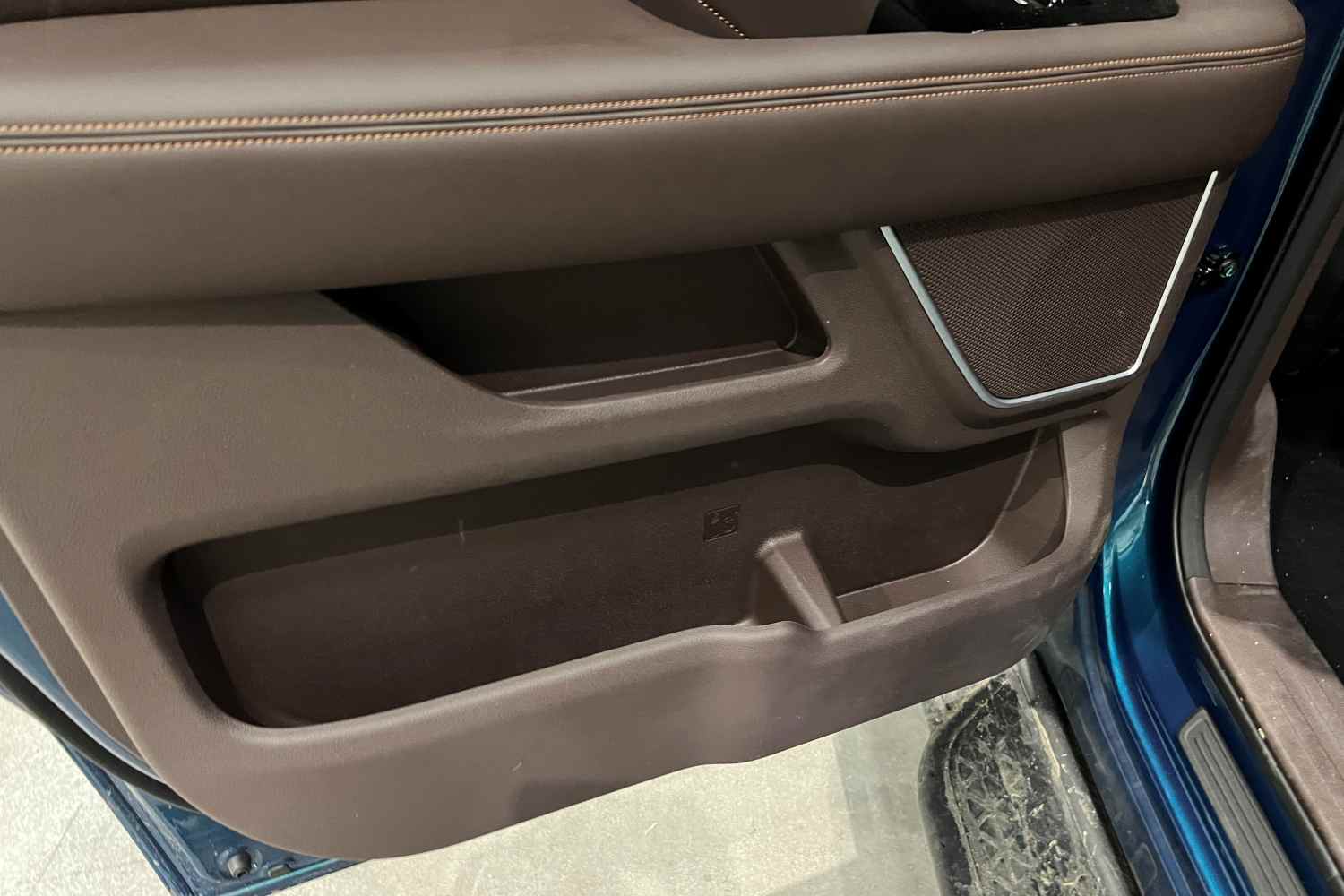 FOTON Tunland door storage 7