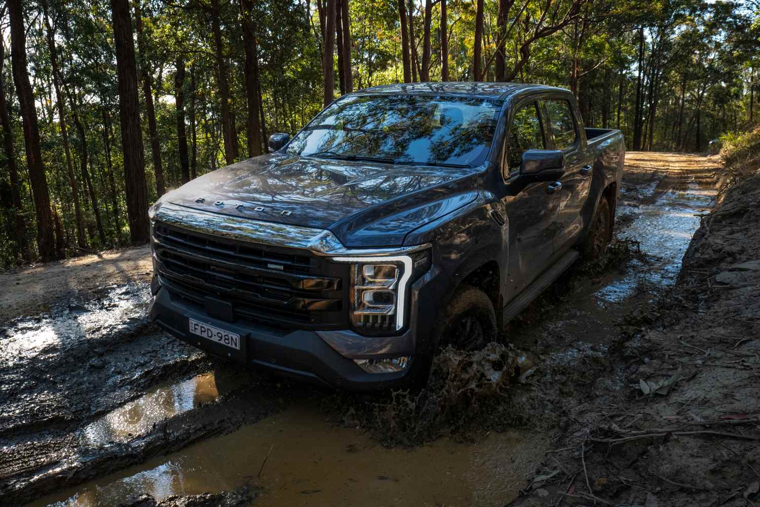 FOTON Tunland V7-C 4x4_front quarter 1