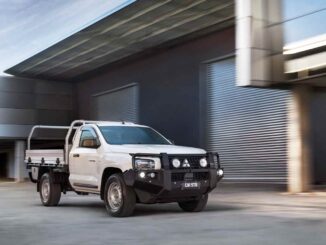 2025 Mitsubishi GLX Single Cab_GLX_Single Cab Driving_0181