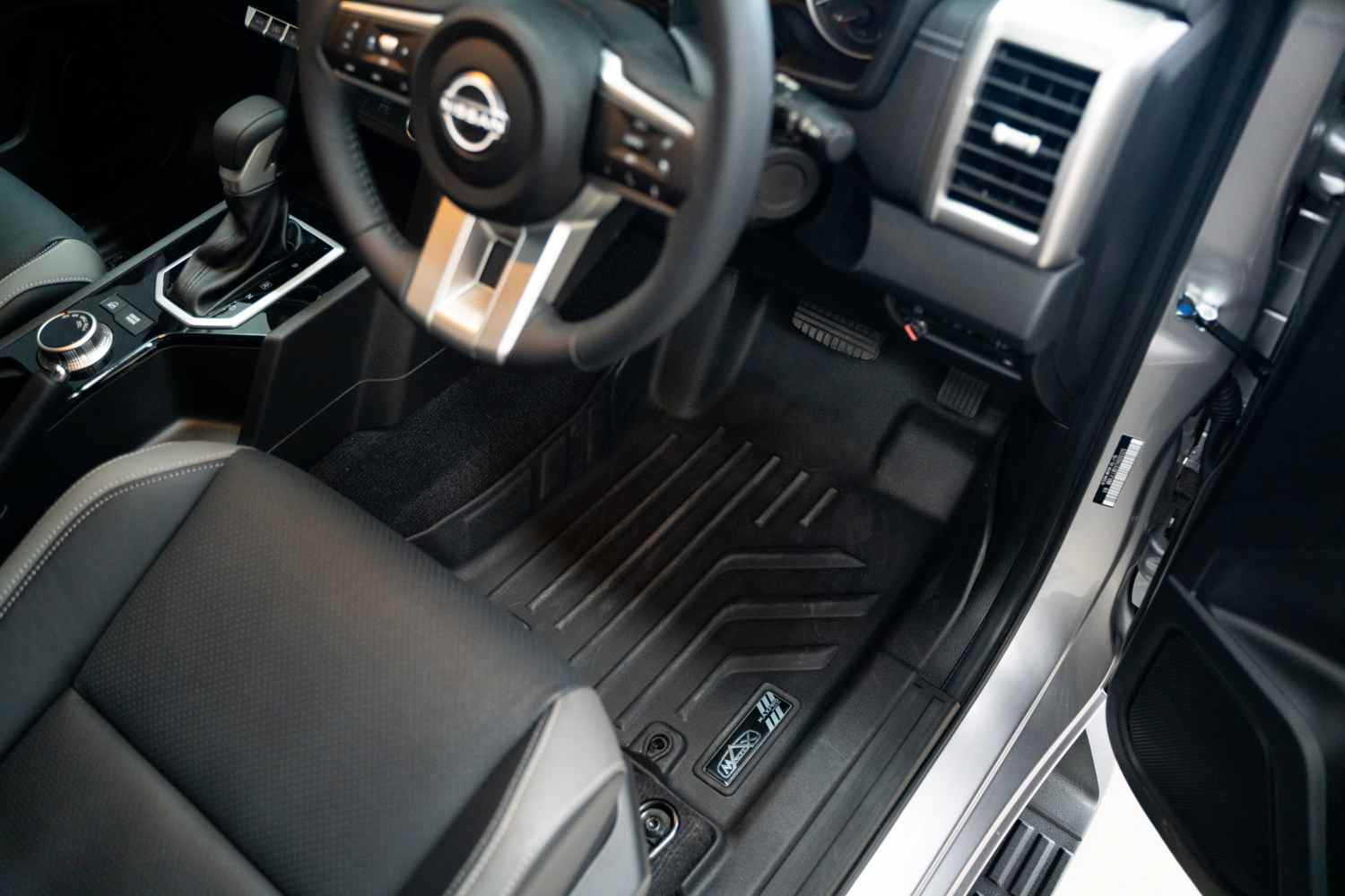 2026 Maxliner Nissan Navara front interior floor mats 1