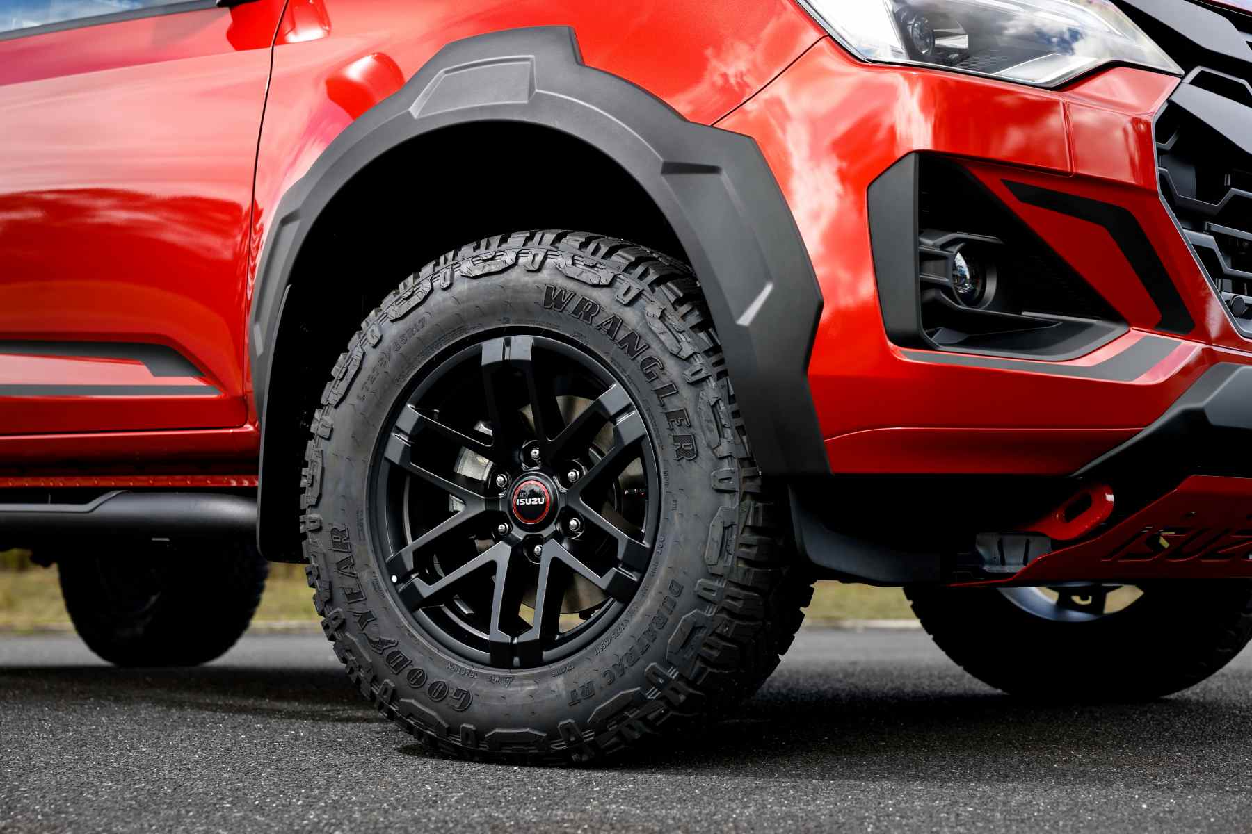 24MY Isuzu D-MAX BLADE Sunstone Orange Exterior Details (12)