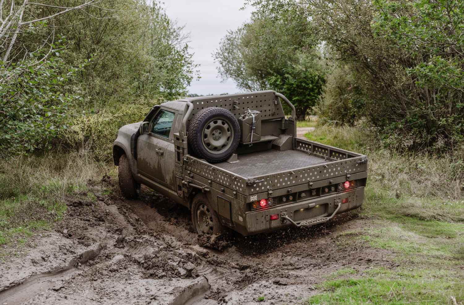 JLR_Defender_WOlf_SeriesII_Trials_Utility__10